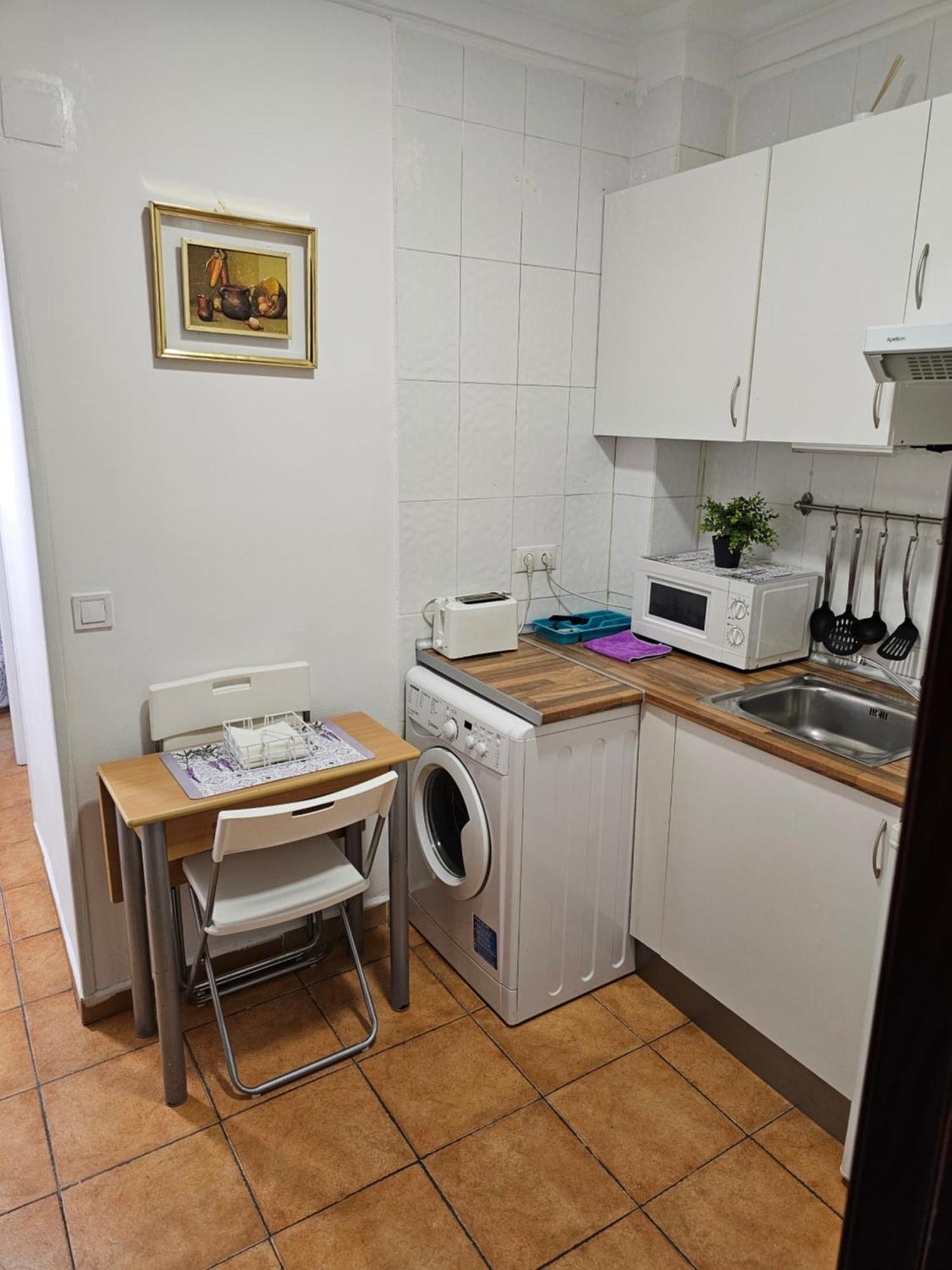 Apartamento Doble Exterior En La Gran Via #45 De Madrid 7-2 — Photos 1
